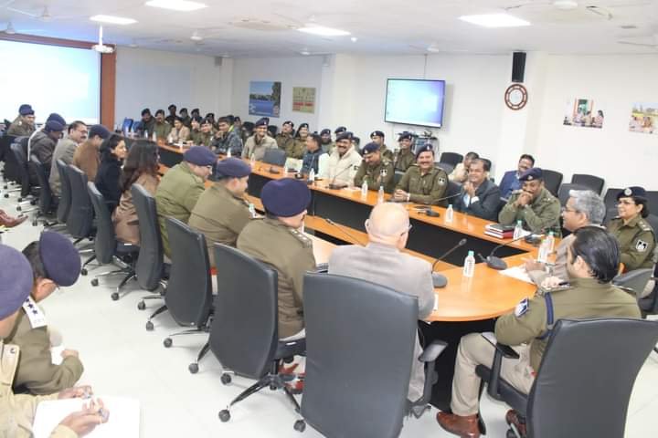 अपराधों की रोकथाम के लिए बस्तियों व अपराधिक गतिविधि वाले क्षेत्रों में पेट्रोलिंग, चेकिंग व जागरूकता अभियान निरंतर चलायें: पुलिस आयुक्त श्री मकरंद देउस्कर 2 अपराधों की रोकथाम के लिए बस्तियों व अपराधिक गतिविधि वाले क्षेत्रों में पेट्रोलिंग, चेकिंग व जागरूकता अभियान निरंतर चलायें: पुलिस आयुक्त श्री मकरंद देउस्कर | New India Times