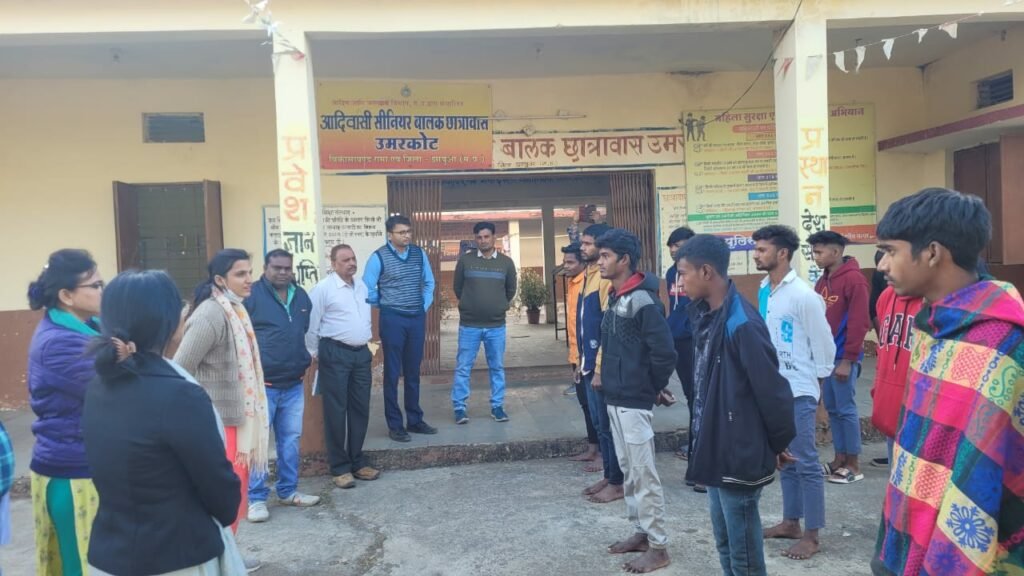 रामा विकासखंड क्षेत्र का कलेक्टर ने किया भ्रमण, शिक्षा की गुणवता के लिए छात्र-छात्राओं से रूबरू होकर की चर्चा और गणित एवं विज्ञान के पूछे प्रश्न | New India Times