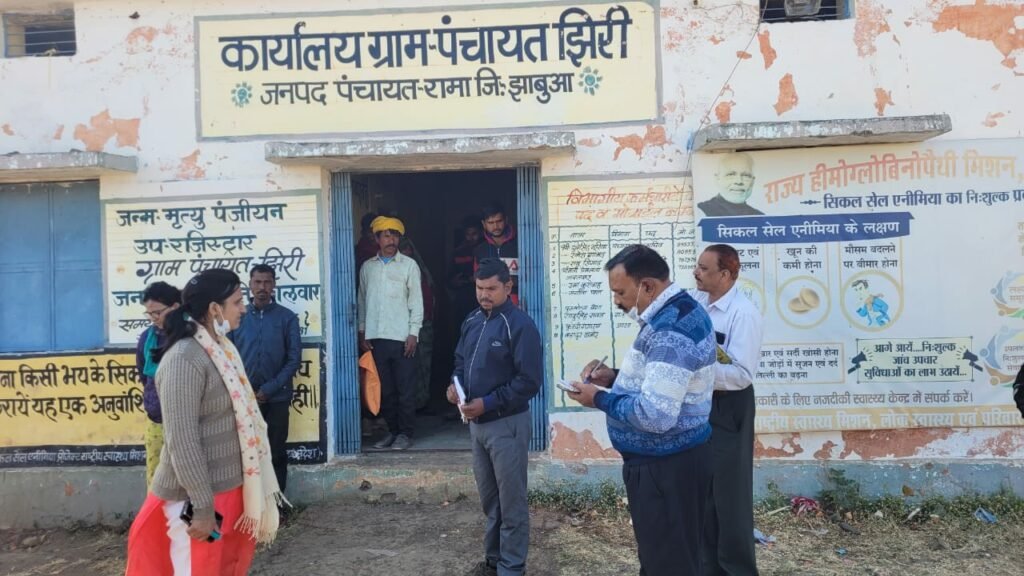 रामा विकासखंड क्षेत्र का कलेक्टर ने किया भ्रमण, शिक्षा की गुणवता के लिए छात्र-छात्राओं से रूबरू होकर की चर्चा और गणित एवं विज्ञान के पूछे प्रश्न | New India Times