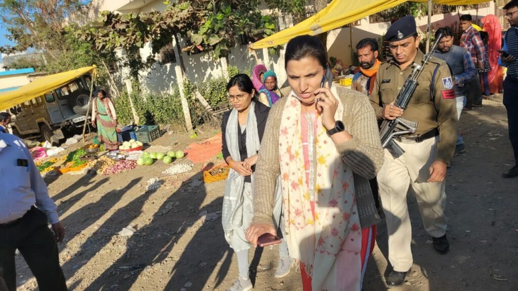 रामा विकासखंड क्षेत्र का कलेक्टर ने किया भ्रमण, शिक्षा की गुणवता के लिए छात्र-छात्राओं से रूबरू होकर की चर्चा और गणित एवं विज्ञान के पूछे प्रश्न | New India Times