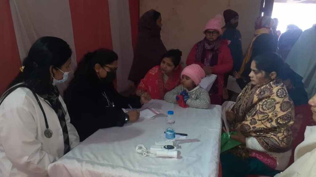 रेलवे स्वास्थ्य केंद्र एवं वन बीट हॉस्पिटल के सौजन्य से लगा नि:शुल्क स्वास्थ्य परीक्षण शिविर 2 रेलवे स्वास्थ्य केंद्र एवं वन बीट हॉस्पिटल के सौजन्य से लगा नि:शुल्क स्वास्थ्य परीक्षण शिविर | New India Times