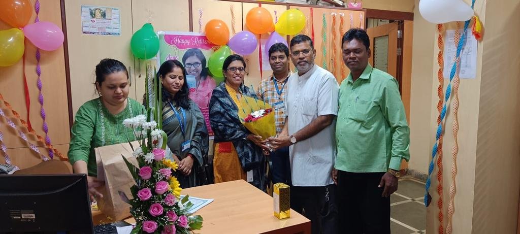 बैंक ऑफिसर जेनी डिसूजा हुए सेवानिवृत्त | New India Times