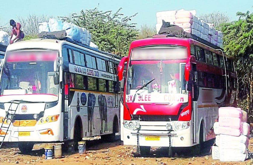 लग्जरी बसे ढो रहे हैं सामान, विभाग कर रहा है अनदेखी | New India Times