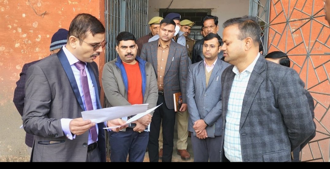 रिटर्निंग ऑफिसर/मंडलायुक्त इलाहाबाद-झांसी खंड शिक्षक निर्वाचन क्षेत्र एवं जिलाधिकारी ने किया बुंदेलखंड महाविद्यालय का निरीक्षण | New India Times