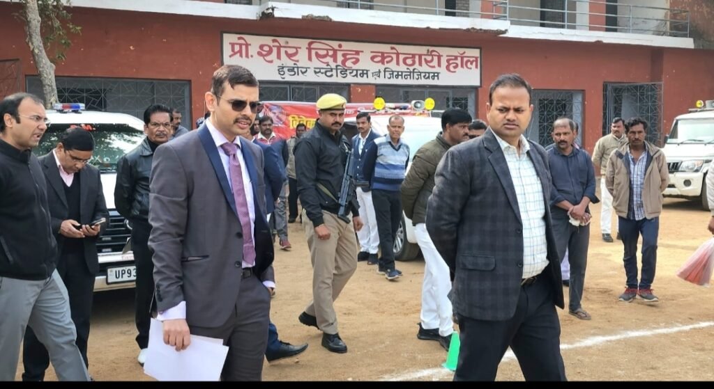 रिटर्निंग ऑफिसर/मंडलायुक्त इलाहाबाद-झांसी खंड शिक्षक निर्वाचन क्षेत्र एवं जिलाधिकारी ने किया बुंदेलखंड महाविद्यालय का निरीक्षण | New India Times