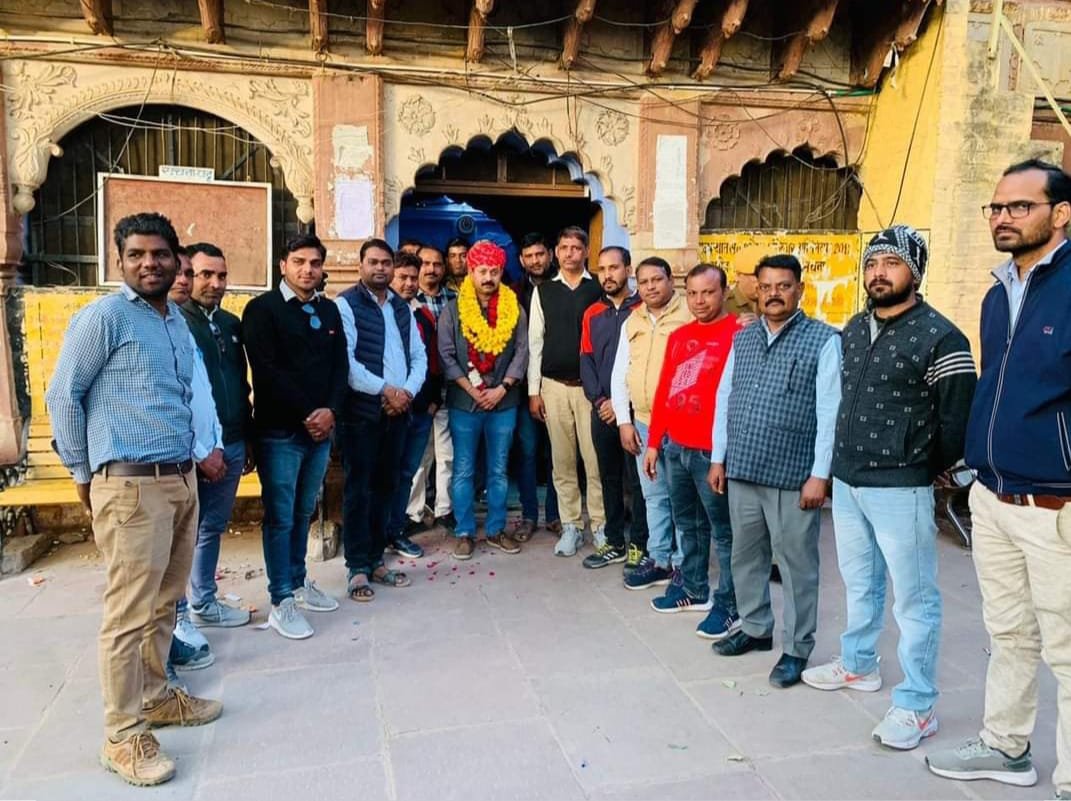 एसडीएम बाड़ी राधेश्याम मीणा जी का स्थानांतरण होने पर राजस्थान शिक्षक संघ युवा बाड़ी ने दी विदाई | New India Times