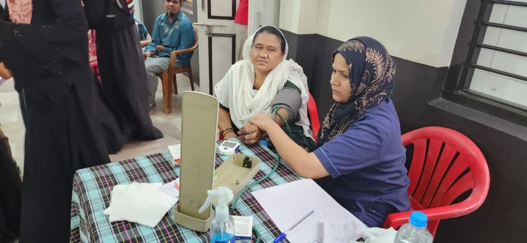 झाबुआ की सआदत पब्लिक स्कूल में लगे मेडिकल कैंप में 300 से भी अधिक मरीजों ने लिया नि:शुल्क स्वस्थ लाभ 3 झाबुआ की सआदत पब्लिक स्कूल में लगे मेडिकल कैंप में 300 से भी अधिक मरीजों ने लिया नि:शुल्क स्वस्थ लाभ | New India Times