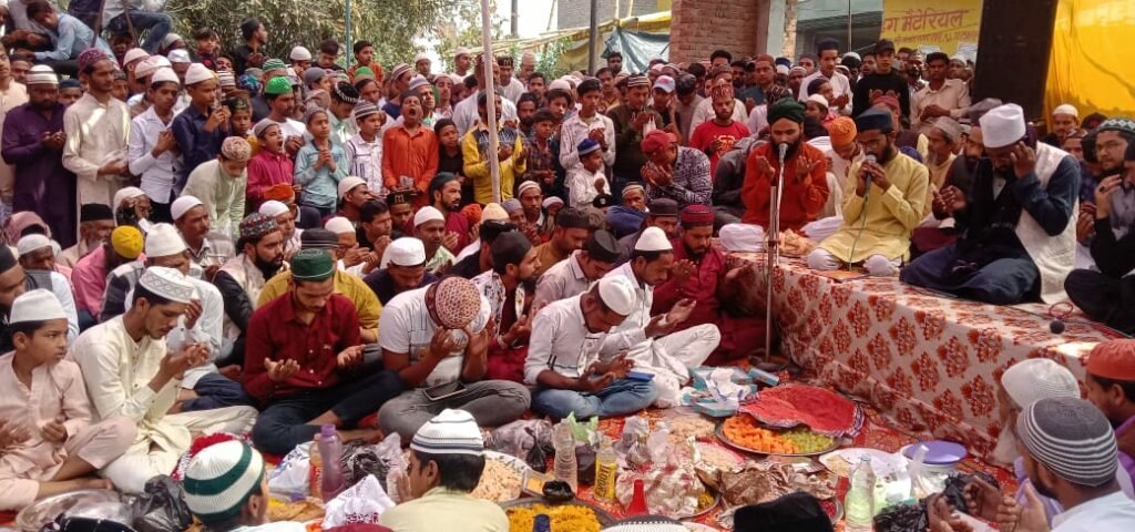 अकीदत से मनाया गंज शहीद बाबा का उर्स, मुल्क की तरक्की व खुशहाली की हुई दुआ 2 अकीदत से मनाया गंज शहीद बाबा का उर्स, मुल्क की तरक्की व खुशहाली की हुई दुआ | New India Times