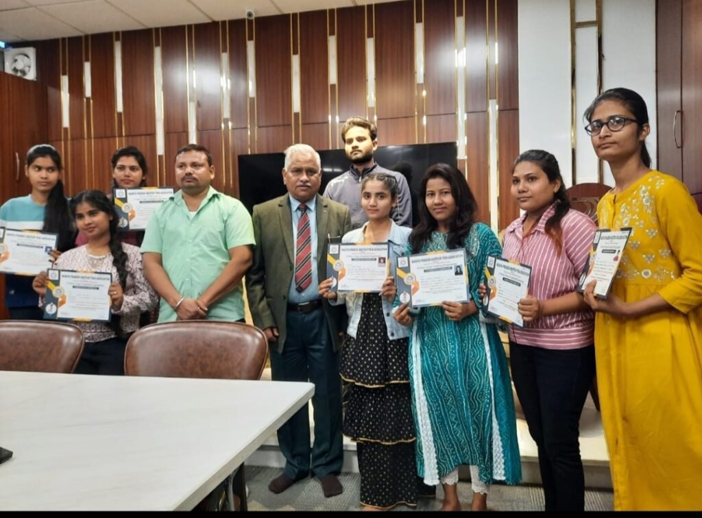 योग प्रशिक्षण पाने वाली छात्राओं को प्रदान किए प्रमाण पत्र | New India Times