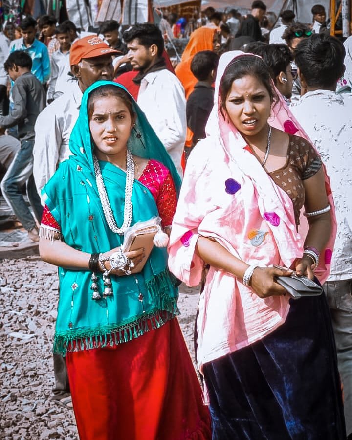 राणापुर अंचल का दूसरा भगोरिया हाट समोई में भराया, युवतियां फैशनेबल पोशाकों में मुंह में पान चबाते हुए आईं नज़र | New India Times