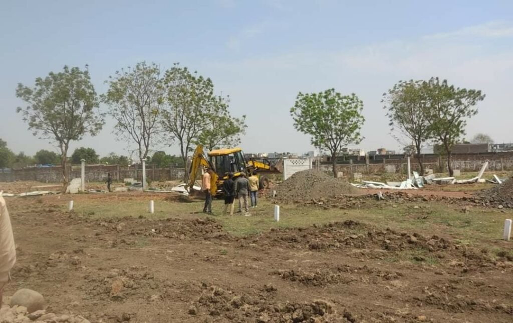 अवैध कॉलोनियों पर चला बुल्डोजर, नगर निगम और जिला प्रशासन की संयुक्त कार्यवाही में तीन अलग-अलग अवैध कॉलोनी में हुई तोड़क कार्रवाई | New India Times