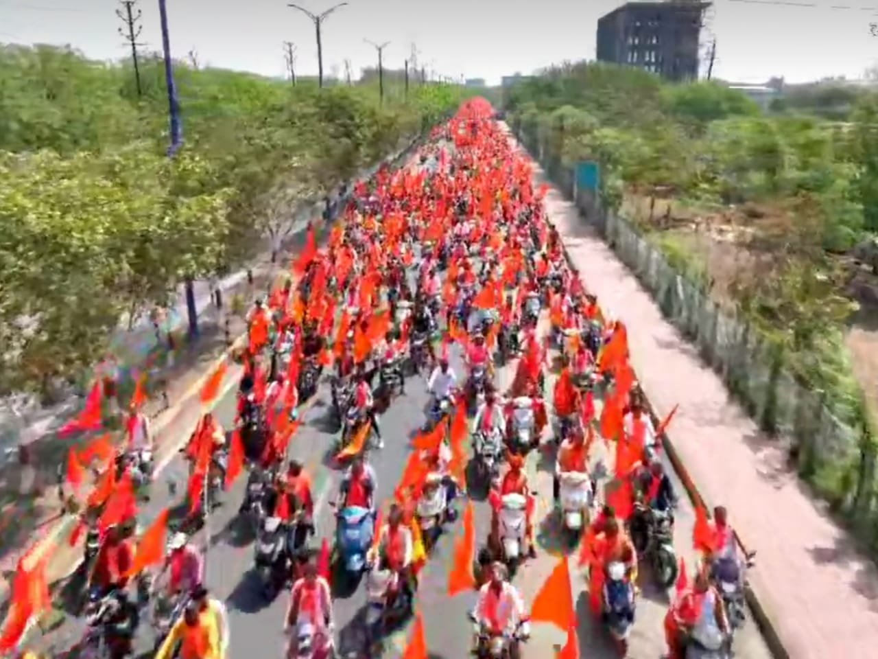 इंदौर शहर में मुस्लिम इलाकों से निकलने वाली भगवा यात्रा का रूट बदलने के लिए जमीअत उलमा की मांग पर प्रशासन ने बदला रूट | New India Times