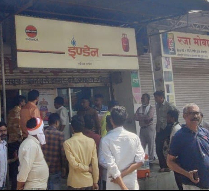 अज्ञात लुटेरों ने दिनदहाड़े गैस एजेंसी कैशियर को बंधक बनाकर की लाखों लूट | New India Times