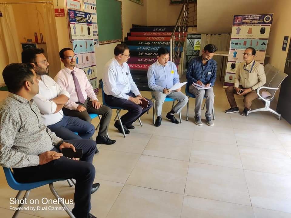 एक ही दुकान से कॉपी किताब यूनिफार्म खरीदने के दबाव को लेकर पोद्दार स्कूल के संचालक अंकित जैन के विरुद्ध धारा 188 के तहत हुआ एफआईआर दर्ज 4 एक ही दुकान से कॉपी किताब यूनिफार्म खरीदने के दबाव को लेकर पोद्दार स्कूल के संचालक अंकित जैन के विरुद्ध धारा 188 के तहत हुआ एफआईआर दर्ज | New India Times