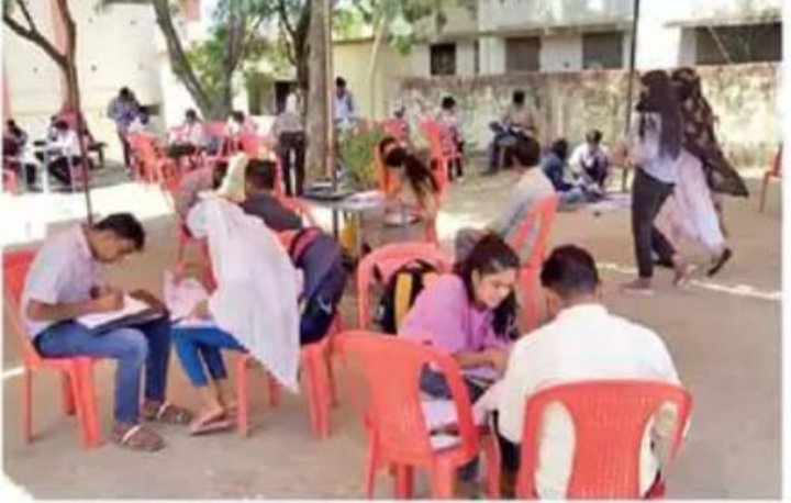 भोपाल जाकर देंगे 12 अप्रैल को ज्वाइनिंग लेटर, जिले में संविदा वर्ग-3 के 1295 शिक्षकों की भर्ती, तीन दिन से चल रही काउंसिलिंग में 1090 अभ्यर्थी पहुंचे, कल रिपोर्ट करने को कहा 2 भोपाल जाकर देंगे 12 अप्रैल को ज्वाइनिंग लेटर, जिले में संविदा वर्ग-3 के 1295 शिक्षकों की भर्ती, तीन दिन से चल रही काउंसिलिंग में 1090 अभ्यर्थी पहुंचे, कल रिपोर्ट करने को कहा | New India Times