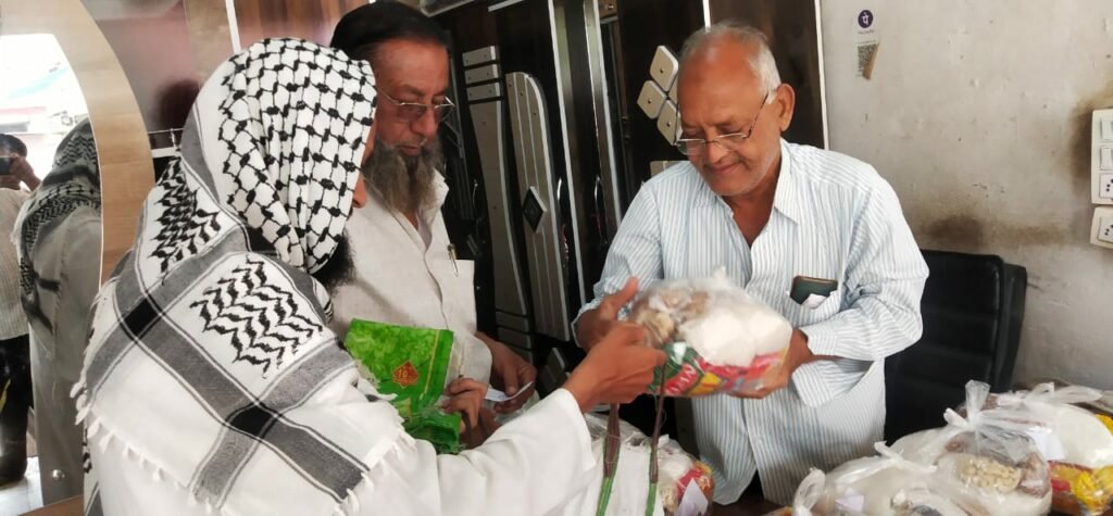 बैतूलमाल एनजीओ ने ईद को लेकर गरीब, असहाय, विधवाओं और वृद्धजनों को भेंट किए ड्राई फ्रूट्स किट्स | New India Times