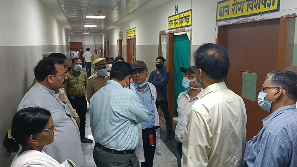 मेडिकल कॉलेज प्राचार्य शैलेंद्र कुमार गोयल ने किया निरीक्षण, मेडिकल कॉलेज की तर्ज पर वार्ड और सेवाओं को किए जाने के दिए निर्देश | New India Times