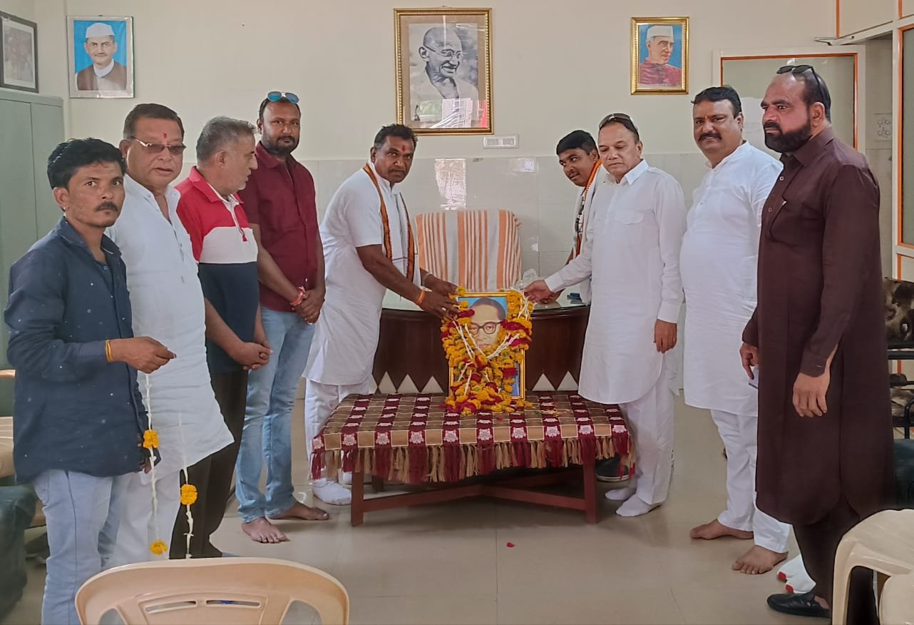 कांग्रेसियों ने मनाई संविधान निर्माता बाबा साहब अंबेडकर की जयंती | New India Times