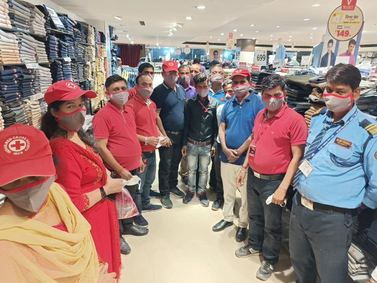 इंडियन रेडक्रॉस सोसायटी ने संक्रमण सुरक्षा किट एवं मास्क वितरित कर लोगों को किया जागरूक | New India Times