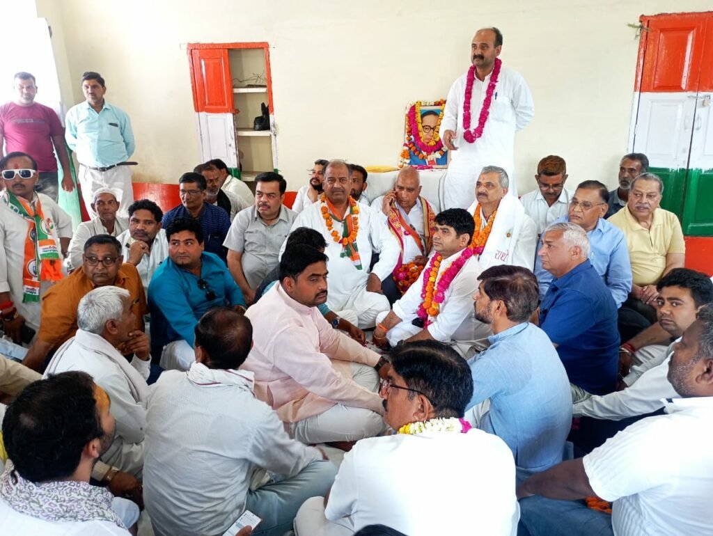 कांग्रेसियों ने बड़े ही धूमधाम के साथ मनाई अंबेडकर जयंती, पूर्व विधायक पंडित राजकुमार रावत अपने सैकड़ों समर्थकों के साथ कांग्रेस में हुए शामिल | New India Times