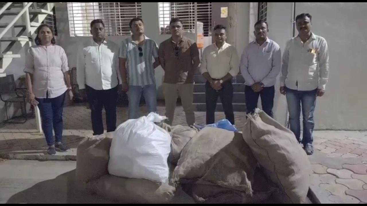 आईजी की कार्रवाई के एक महीने बाद एक्शन में एलसीबी, जामनेर से 3 लाख रुपए का गुटखा ज़ब्त | New India Times