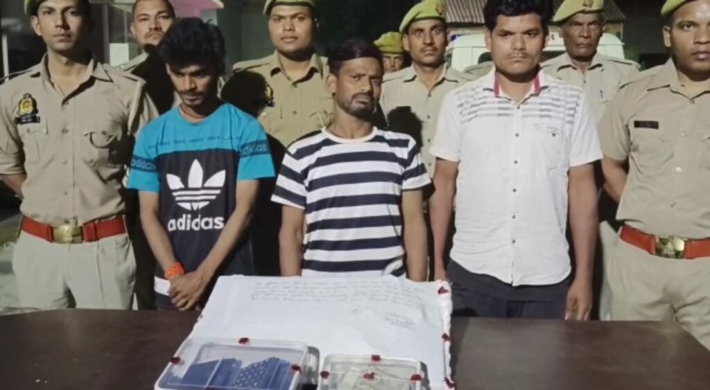 आईपीएल क्रिकेट मैच पर सट्टा खिलाने वाले तीन सटोरिया को पुलिस ने किया गिरफ्तार | New India Times