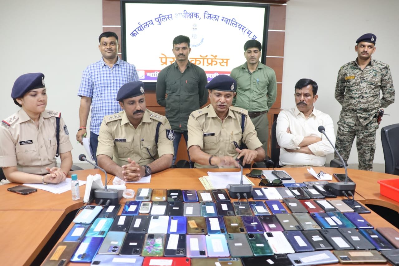 सायबर सेल ने दो माह में खोजे 23 लाख 18 हजार रूपये कीमत के 101 मोबाइल | New India Times