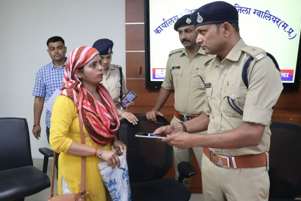 सायबर सेल ने दो माह में खोजे 23 लाख 18 हजार रूपये कीमत के 101 मोबाइल | New India Times