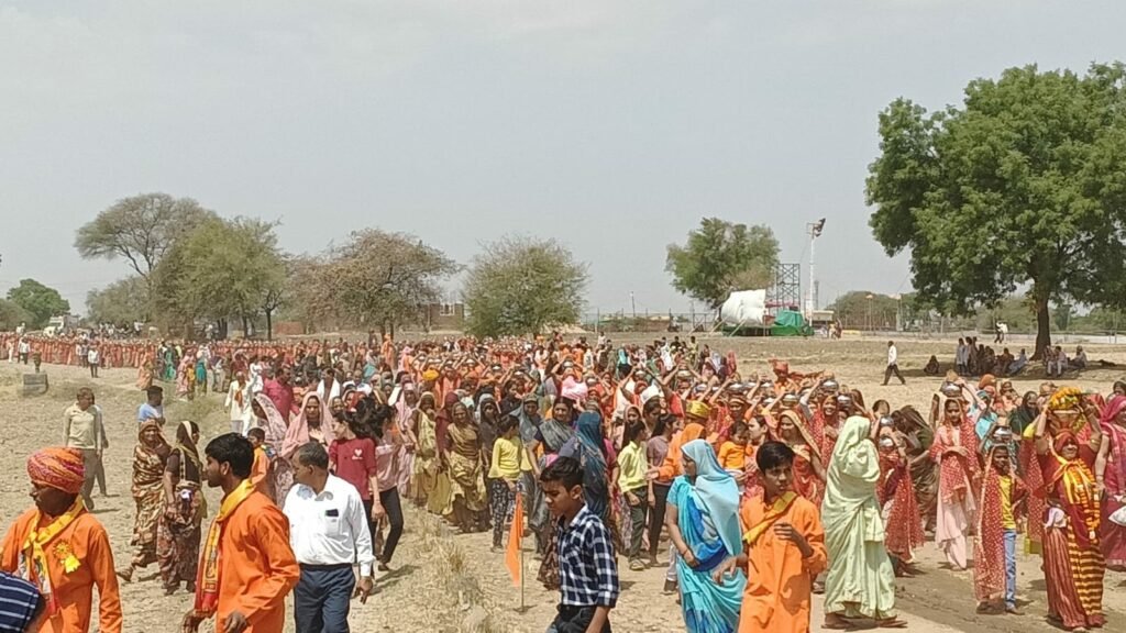 भागवत कथा का हुआ श्री गणेश, भव्य कलश यात्रा में सैकड़ों महिलाओं ने की सहभागिता | New India Times