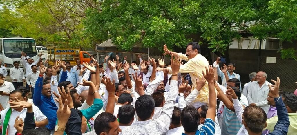 तीन तहसीलों पर भाजपा को बहुमत, दो कृषि उपज मंडी में महा विकास आघाडी की फतेह, चोपड़ा में भाजपा महा विकास आघाड़ी की बराबरी, विधायक चिमन पाटिल को मतदाताओं ने नकारा | New India Times