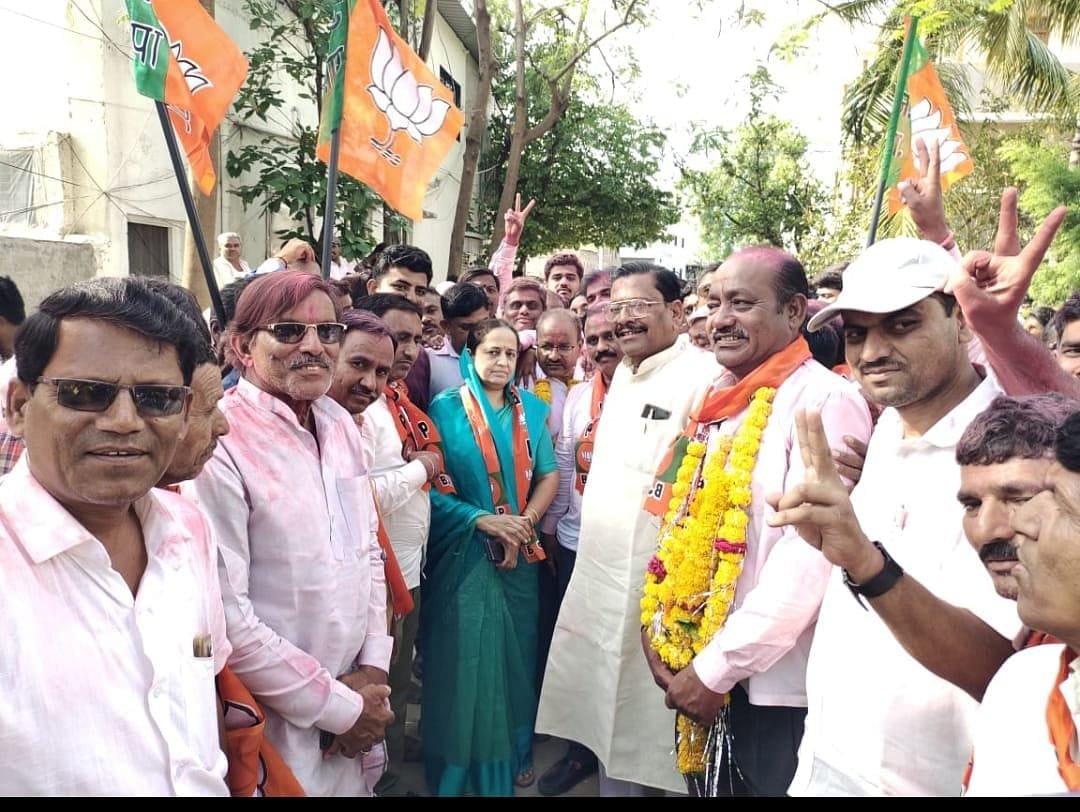 तीन तहसीलों पर भाजपा को बहुमत, दो कृषि उपज मंडी में महा विकास आघाडी की फतेह, चोपड़ा में भाजपा महा विकास आघाड़ी की बराबरी, विधायक चिमन पाटिल को मतदाताओं ने नकारा | New India Times