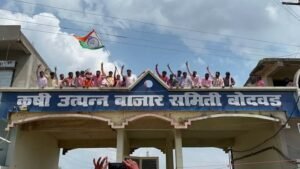 मंत्री महाजन-पाटिल नहीं जीत सके जलगांव APMC, नतीजों में शिंदे गुट का सबसे अधिक नुक़सान, मुक्ताईनगर में एकनाथ खड़से का दबदबा कायम | New India Times