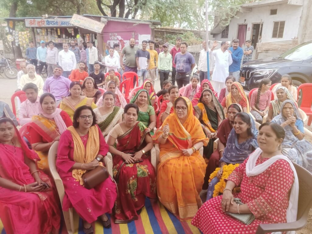 भाजपा ने सामूहिक रूप से सुना मन की बात का 100 वां प्रसारण, मन की बात कार्यक्रम रचनात्मक जन आंदोलन: मनोज सोमानी | New India Times