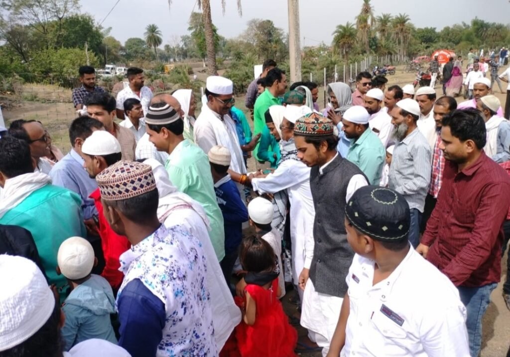 नगर में हर्षोल्लास के साथ मनाया गया ईद उल फितर का पर्व, हजारों लोगों ने ईदगाह पर ईद की नमाज अदा कर अमन चैन की मांगी दुआएं | New India Times