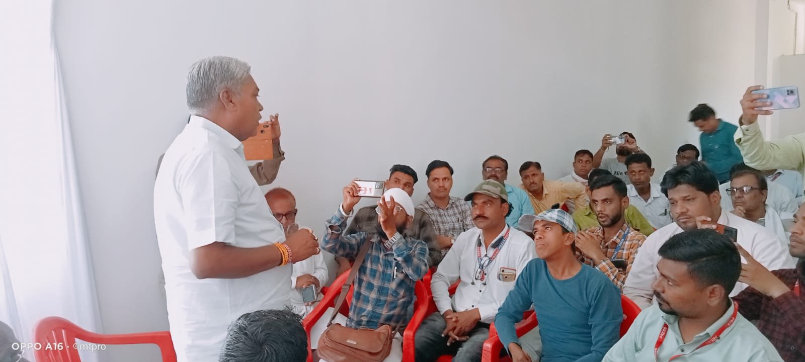 पूर्व निगम अध्यक्ष एवं भाजपा नेता मनोज वल्लभदास तार वाला ने प्रेस स्वतंत्रता दिवस पर पत्रकार साथियों से चाय पर की चर्चा | New India Times