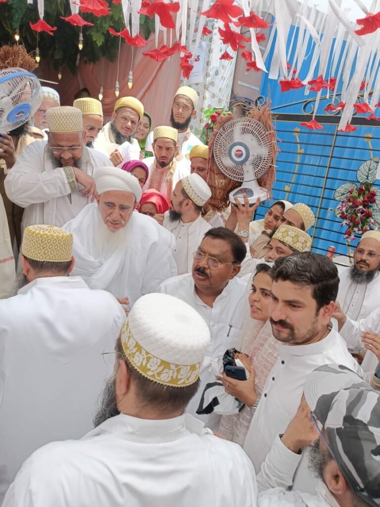 बुरहानपुर के विधायक ठाकुर सुरेंद्र सिंह शेरा भैया ने दाऊदी बोहरा समाज के धर्मगुरु से परिवार सहित की मुलाक़ात | New India Times