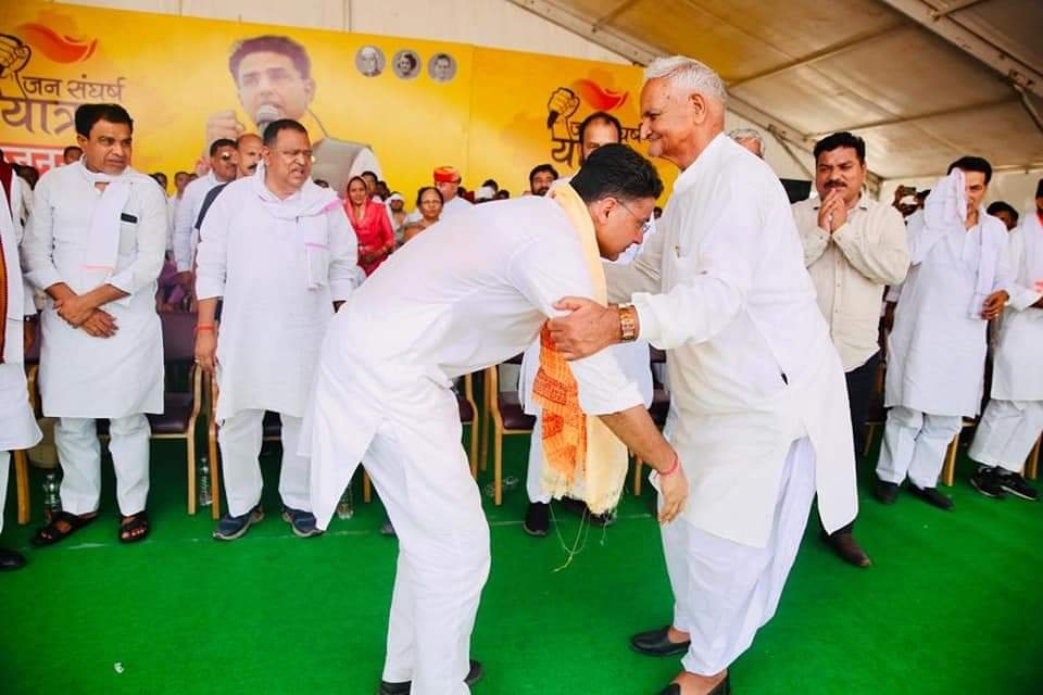 सीकर जिले की राजनीति बदलने लगी है नई करवट, महरिया का भाजपा जोईन करना व चौधरी नारायण सिह का पायलट की सभा में जाने से बढ़ी हलचल | New India Times