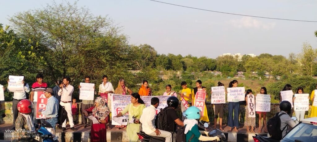 दिल्ली के जंतर मंतर पर ब्रजभूषण सिंह की गिरफ्तारी की मांग को लेकर संघर्ष कर रहे पहलवानों के समर्थन में भोपाल में भी हुआ विरोध प्रदर्शन 2 दिल्ली के जंतर मंतर पर ब्रजभूषण सिंह की गिरफ्तारी की मांग को लेकर संघर्ष कर रहे पहलवानों के समर्थन में भोपाल में भी हुआ विरोध प्रदर्शन | New India Times