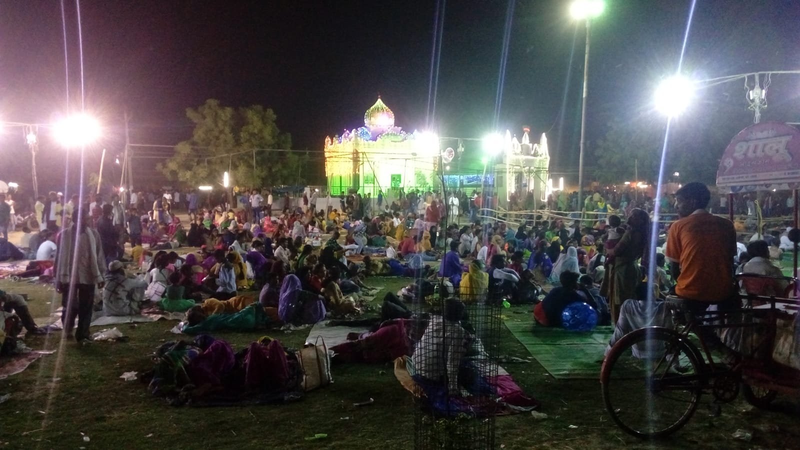 बाबा फतेह शहीद शाह की दरगाह पर उर्स में मची धूम, मांगी गई अमन चैन की दुआ | New India Times