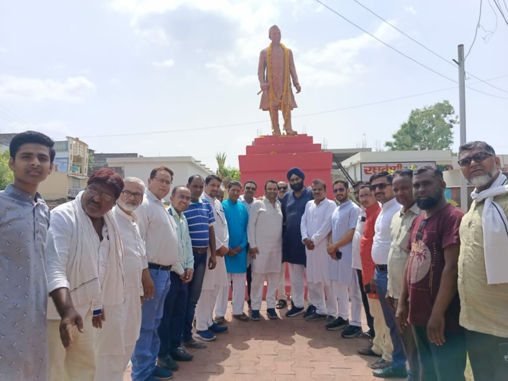 देश के प्रथम प्रधानमंत्री स्वर्गीय जवाहरलाल नेहरू की पुण्यतिथि पर कांग्रेसियों ने उन्हें श्रद्धांजलि अर्पित कर किया याद | New India Times