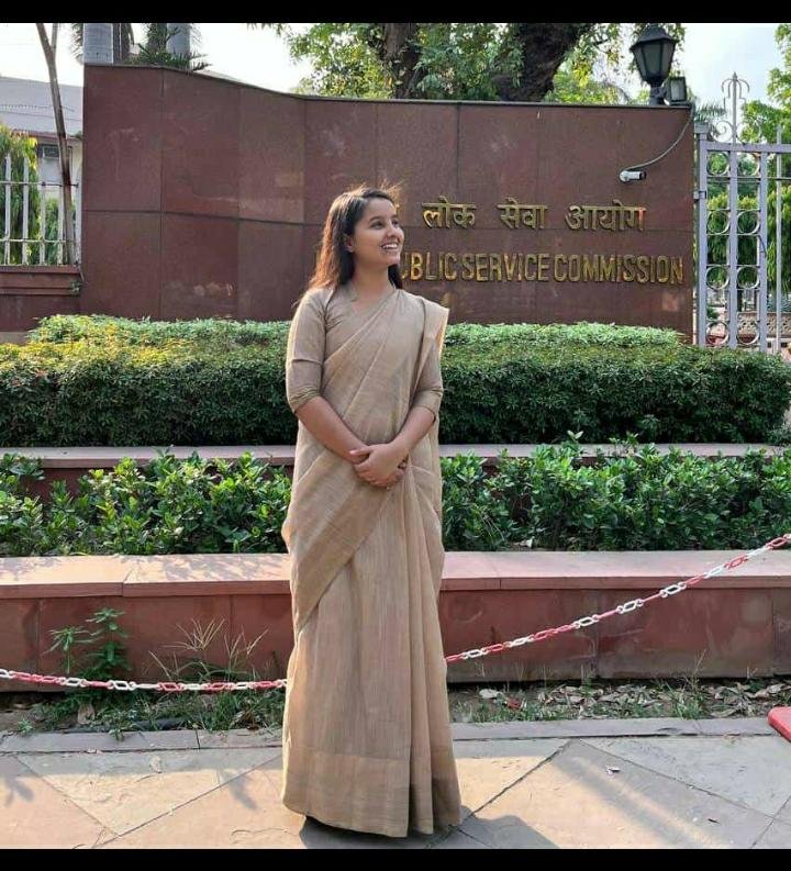 आयशा मकरानी का दावा निकला फ़र्ज़ी: यूपीएससी में 184वीं रैंक का दावा करने वाली आयशा मकरानी प्रारंभिक परिक्षा भी नहीं कर पाई है पास | New India Times