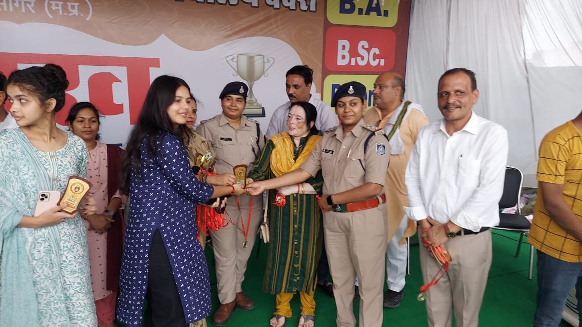 देवरी में हुआ परख पुरस्कार एवं प्रतिभा सम्मान समारोह का आयोजन | New India Times