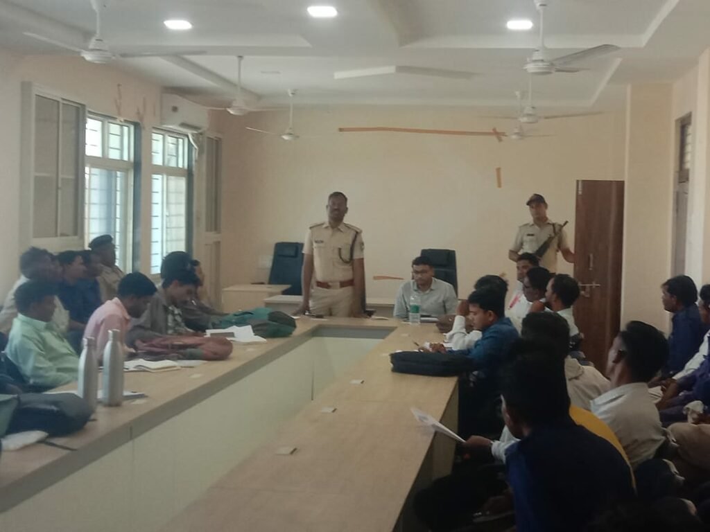 जनपद के सभी पटवारी, ग्राम कोटवारों को दिया गया पेसा नियम का प्रशिक्षण 2 जनपद के सभी पटवारी, ग्राम कोटवारों को दिया गया पेसा नियम का प्रशिक्षण | New India Times