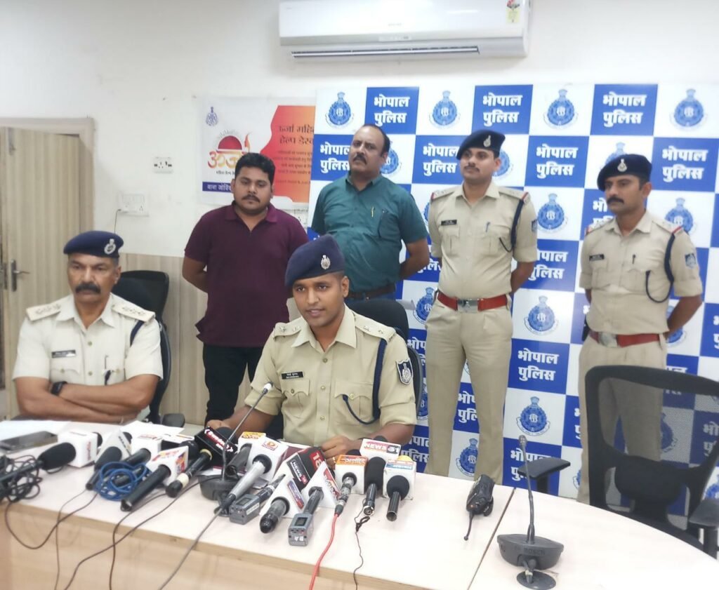 अंतर्राज्यीय लूट करने वाली गैंग के दो मास्टरमाइंड सदस्य गिरफ्तार 2 अंतर्राज्यीय लूट करने वाली गैंग के दो मास्टरमाइंड सदस्य गिरफ्तार | New India Times