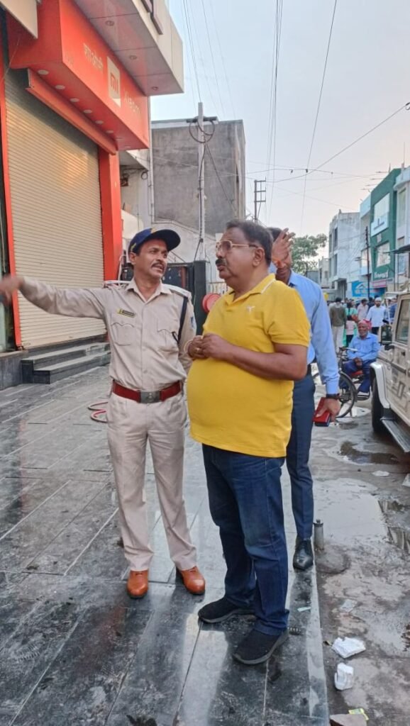 प्रदेश भाजपा प्रवक्ता एवं पूर्व कैबिनेट मंत्री श्रीमती अर्चना चिटनीस एवं विधायक शेरा भैया ने बुरहानपुर के आंधी-तूफान से प्रभावित क्षेत्रों का किया अवलोकन 3 प्रदेश भाजपा प्रवक्ता एवं पूर्व कैबिनेट मंत्री श्रीमती अर्चना चिटनीस एवं विधायक शेरा भैया ने बुरहानपुर के आंधी-तूफान से प्रभावित क्षेत्रों का किया अवलोकन | New India Times