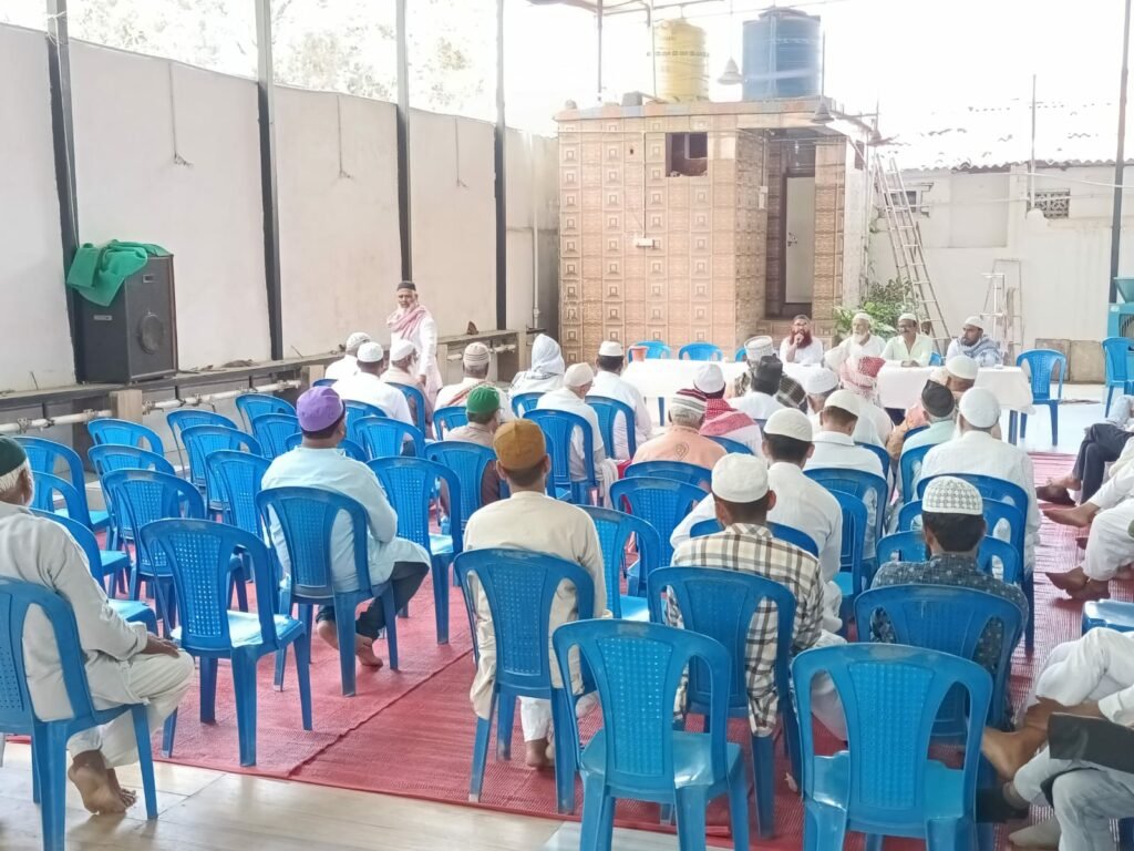 हज पर जाने से पहले हाजियों का किया गया सम्मान, दी गई महत्वपूर्ण जानकारियां | New India Times