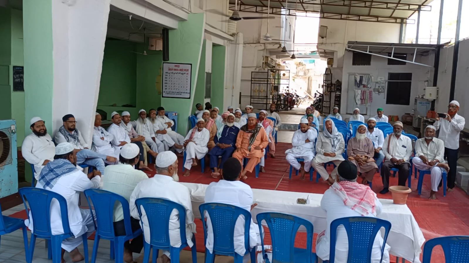 हज पर जाने से पहले हाजियों का किया गया सम्मान, दी गई महत्वपूर्ण जानकारियां | New India Times