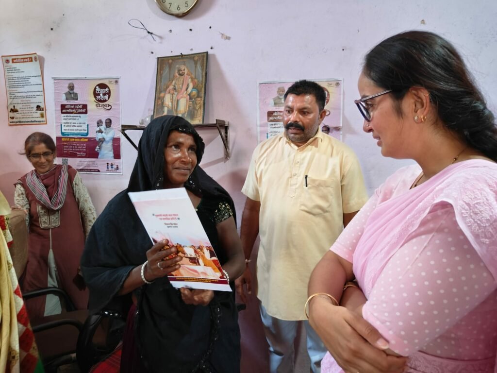 कलेक्टर ने विकास खण्ड राणापुर का किया निरीक्षण, इस दौरान प्रधानमंत्री आवास योजना ग्रामीण, अमृत सरोवर तालाब एवं कुएं का भी किया निरीक्षण | New India Times