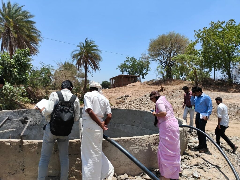 कलेक्टर ने विकास खण्ड राणापुर का किया निरीक्षण, इस दौरान प्रधानमंत्री आवास योजना ग्रामीण, अमृत सरोवर तालाब एवं कुएं का भी किया निरीक्षण | New India Times