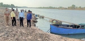 जिलाधिकारी के निर्देश पर अपर जिलाधिकारी ने अवैध खनन माफियाओं पर की छापामार कार्यवाही, लाखों रुपए का माल जब्त, माफियाओं में मचा हड़कंप 2 जिलाधिकारी के निर्देश पर अपर जिलाधिकारी ने अवैध खनन माफियाओं पर की छापामार कार्यवाही, लाखों रुपए का माल जब्त, माफियाओं में मचा हड़कंप | New India Times